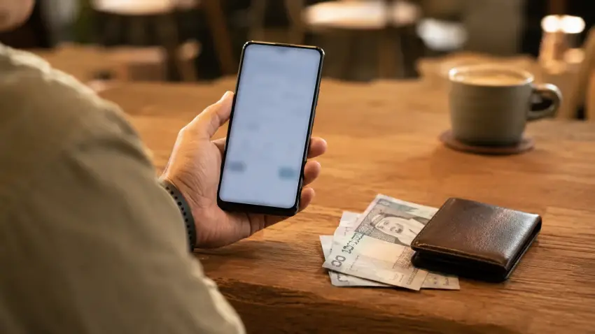 Umrede Para, Telefon ve İnternet: Pratik Harcama ve İletişim Rehberi