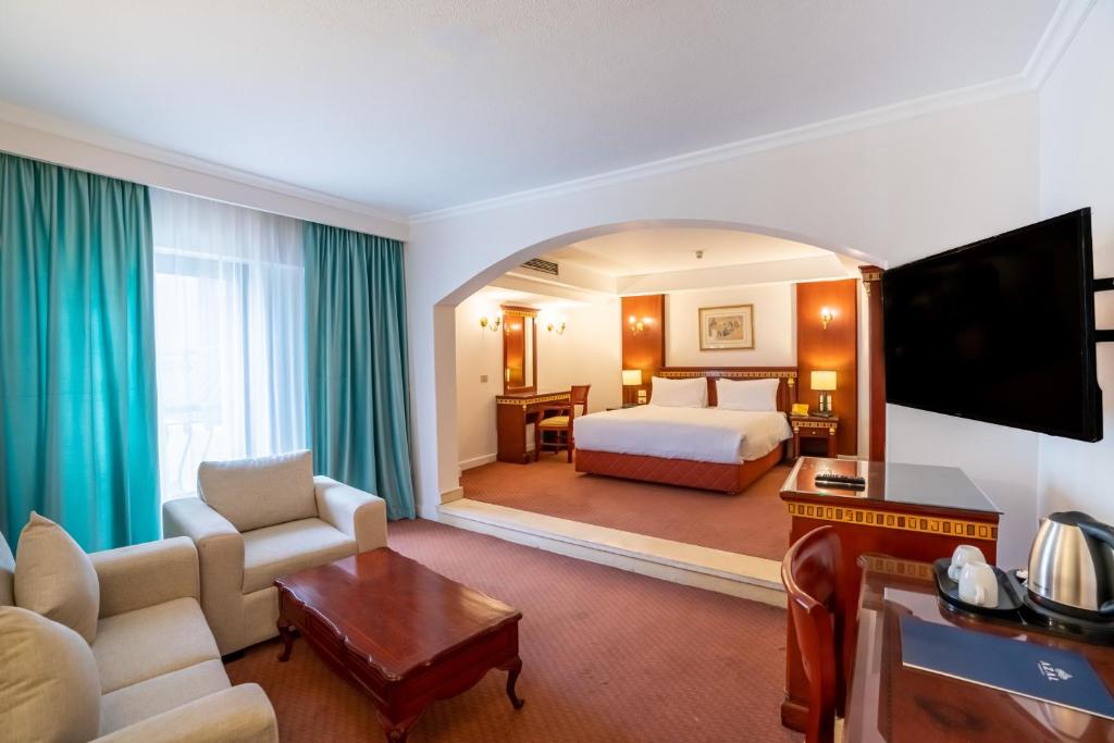 Azal Pyramids Hotel